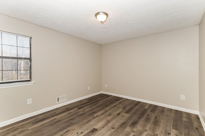 Building Photo - 185 Summertown Dr