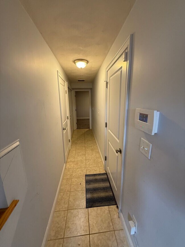 Building Photo - Beautiful Condo in Lynn– $3,300/mo