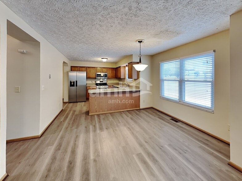 Building Photo - 254 Oxford Dr SW