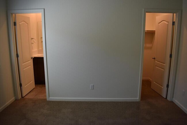 Building Photo - 4208 Candle Ct