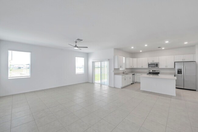Building Photo - 9328 Bonita Mar Dr