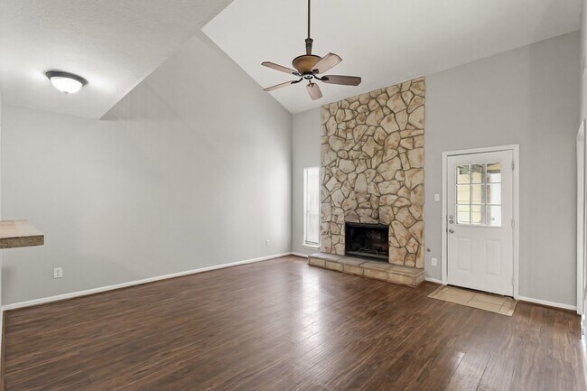 Building Photo - 12322 Wild Pine Dr