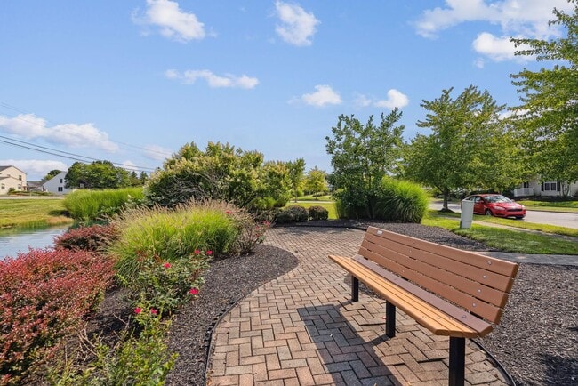 Building Photo - 7885 Waggoner Trace Dr