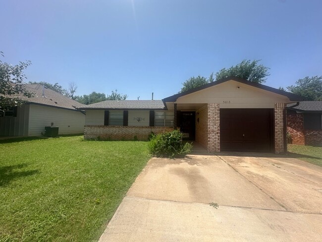 Building Photo - 4 Bed, 2 Bath house w/1 car garage