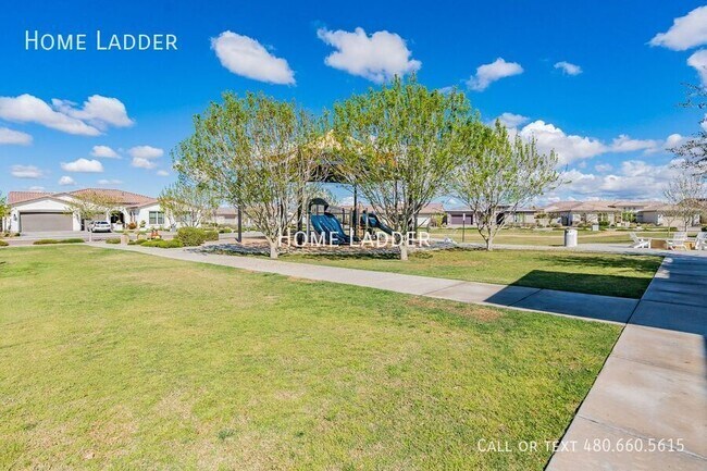 Building Photo - 9504 E Theia Dr