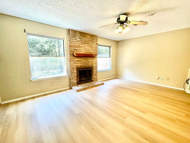 Building Photo - House For Lease in Milwood