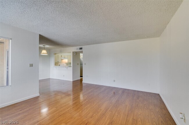 Building Photo - 1404 Santa Anita Dr