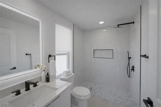 Building Photo - 4529 18th St SW