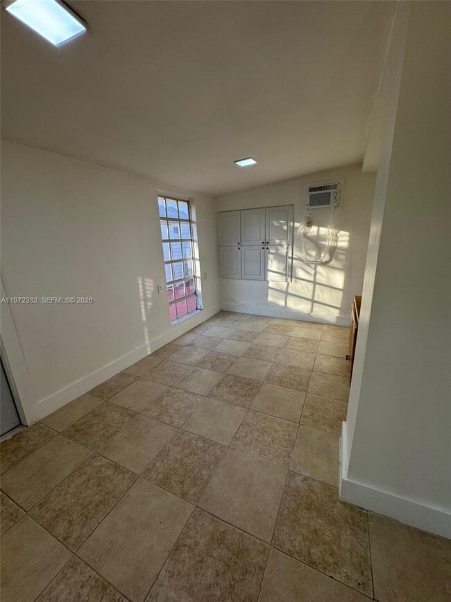 Building Photo - 842 SW 89th Ave