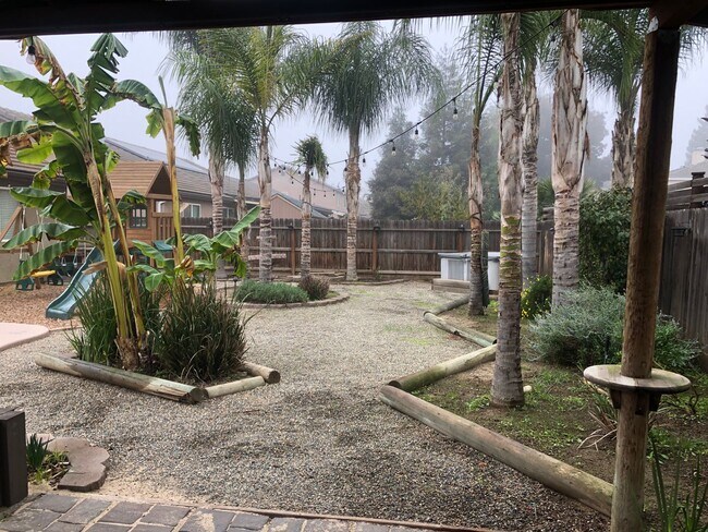 Building Photo - 4738 W Rialto Ave