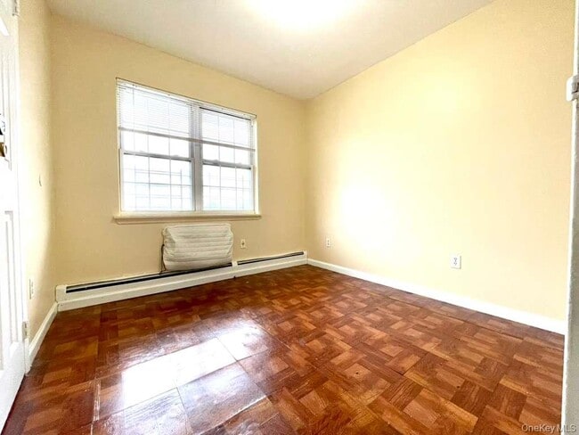 Building Photo - 405 Essex St