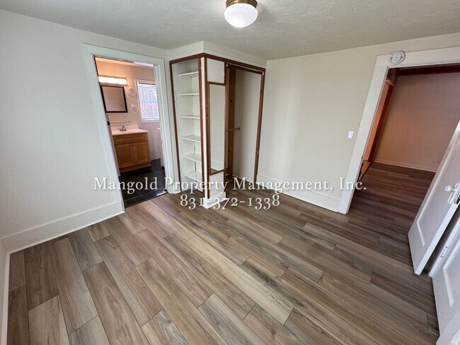 Building Photo - 2-Bedroom PLUS Loft Home Downtown Monterey