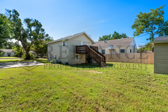 Building Photo - 1735 S Dodge Ave