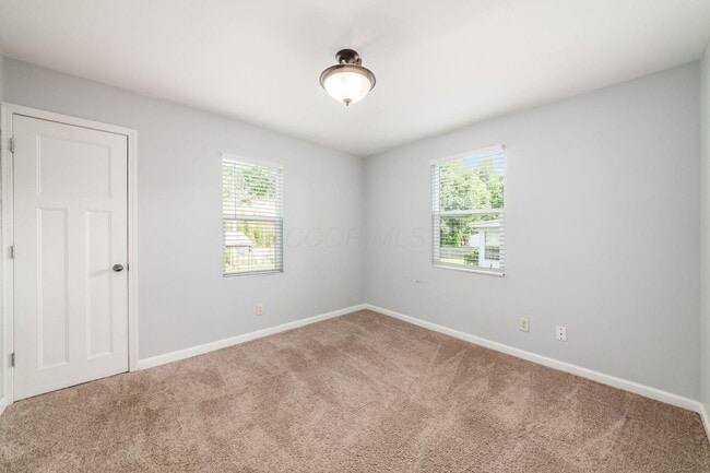 Building Photo - 5432 Sharon Park Ave