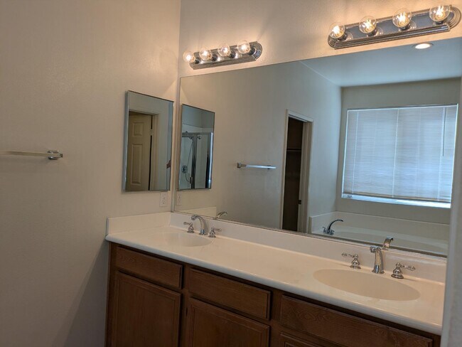 Building Photo - 14300 Maryknoll Ct