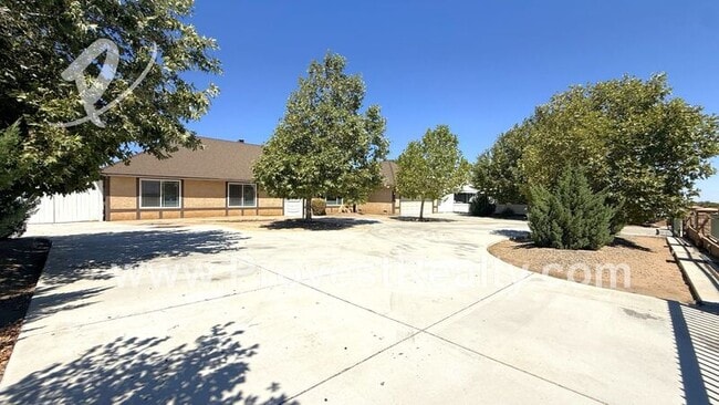 Building Photo - 7652 Sherborn Ave