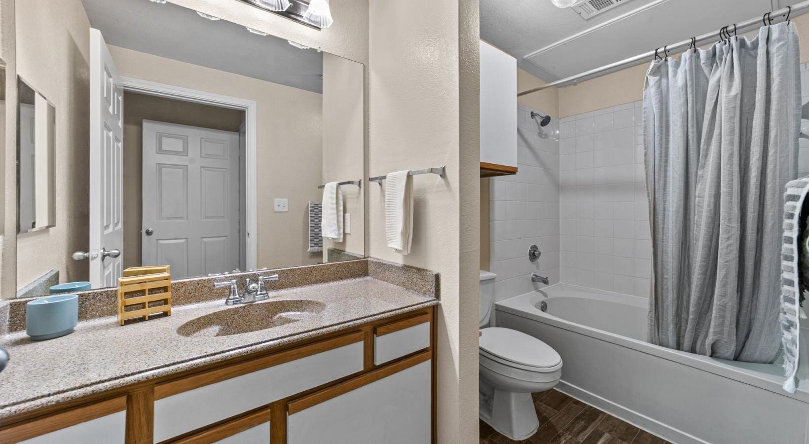 Building Photo - 5720 Forest Park Rd