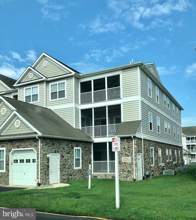 Building Photo - 4302 Fullerton Ct