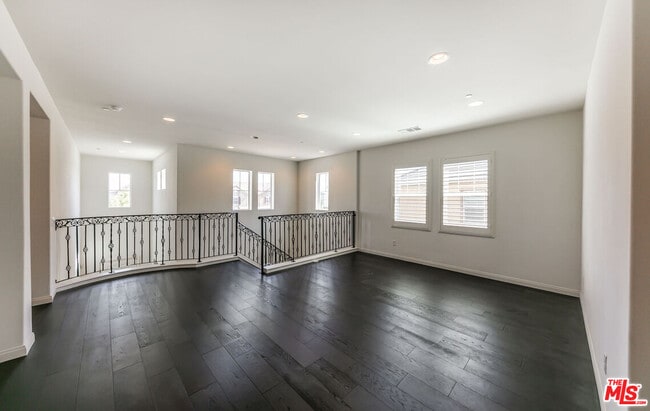 Building Photo - 22379 Driftwood Ct