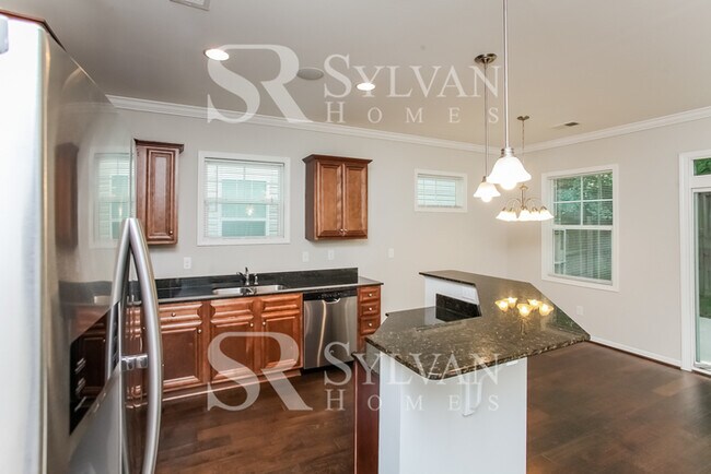 Building Photo - Prepare to be impressed by this 3 bedroom, 2 bathroom home