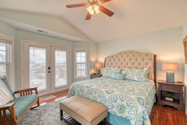 Building Photo - DOG FRIENDLY FURNISHED OFF-SEASON RENTAL A...
