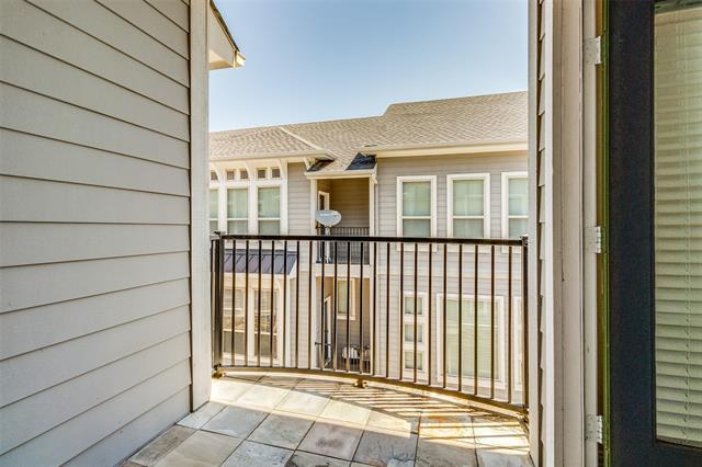 Building Photo - 2326 Stutz Dr