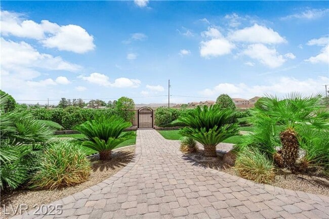 Building Photo - 1.2 Acres with Indoor & Outdoor RV Parking!!!!