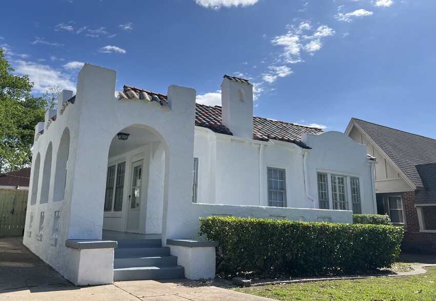 Primary Photo - 1924 NW 21st