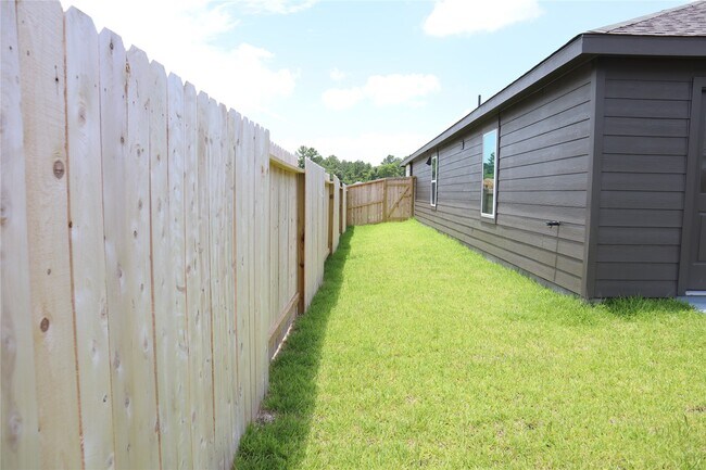 Building Photo - 216 Lantana Ln