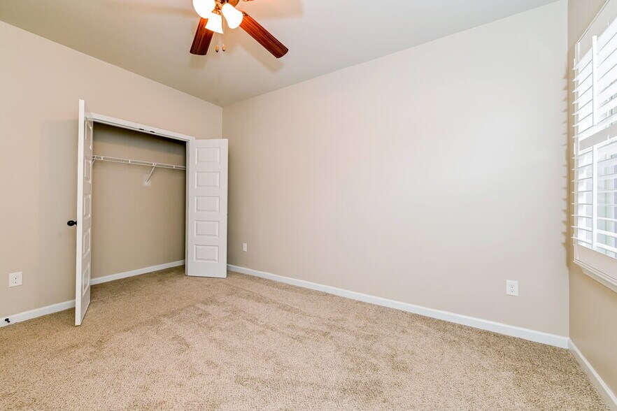 Building Photo - 272 Villa Grande Dr