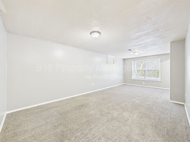 Building Photo - 7156 Woodson Rd