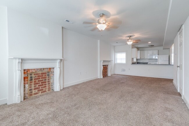 Building Photo - 1802 Parkwood Ave