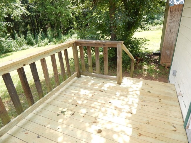 Building Photo - Winona ISD: 3 Bedroom, 2 Bath Home in a Co...