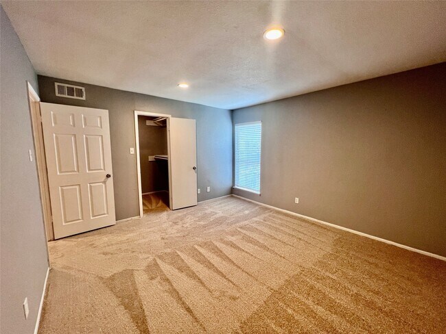 Building Photo - 10047 Westpark Dr