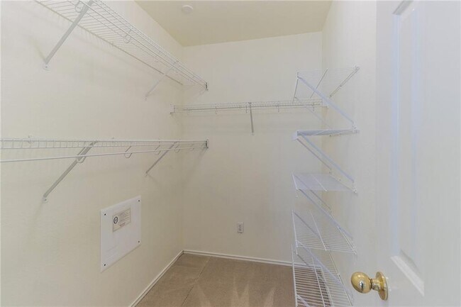 Building Photo - 9201 Brodie Ln