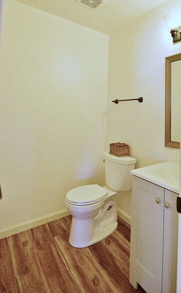 1st floor washroom: just renovated - 903 Terry St
