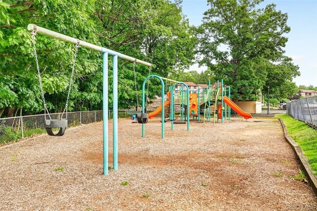 Building Photo - 972 Sierra Vista Ln