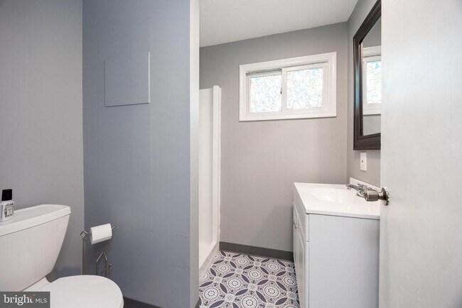 Building Photo - 313 Chestnut St