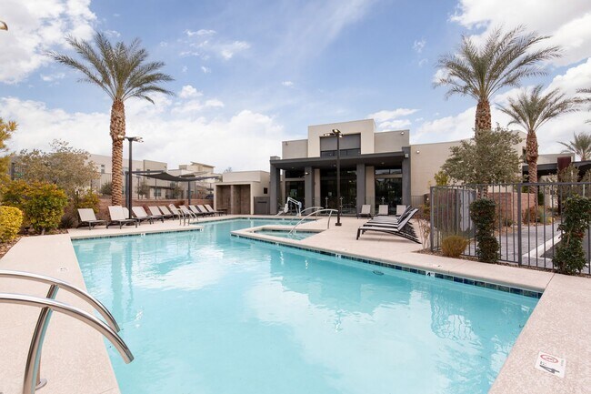 Building Photo - Luxury Summerlin townhome in resort style gated community