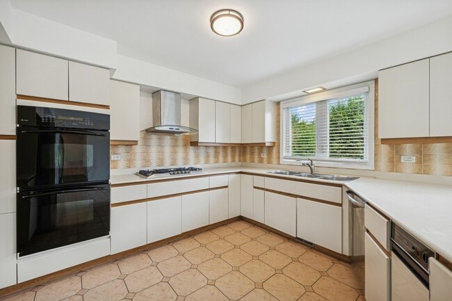 Building Photo - 2175 Kipling Ln