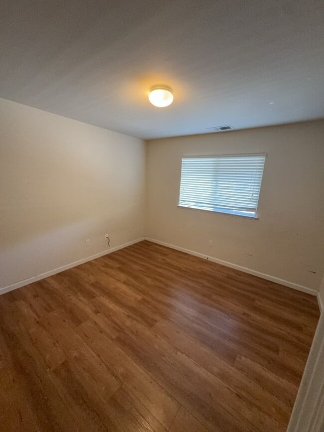Building Photo - 5152 Renaissance Ct