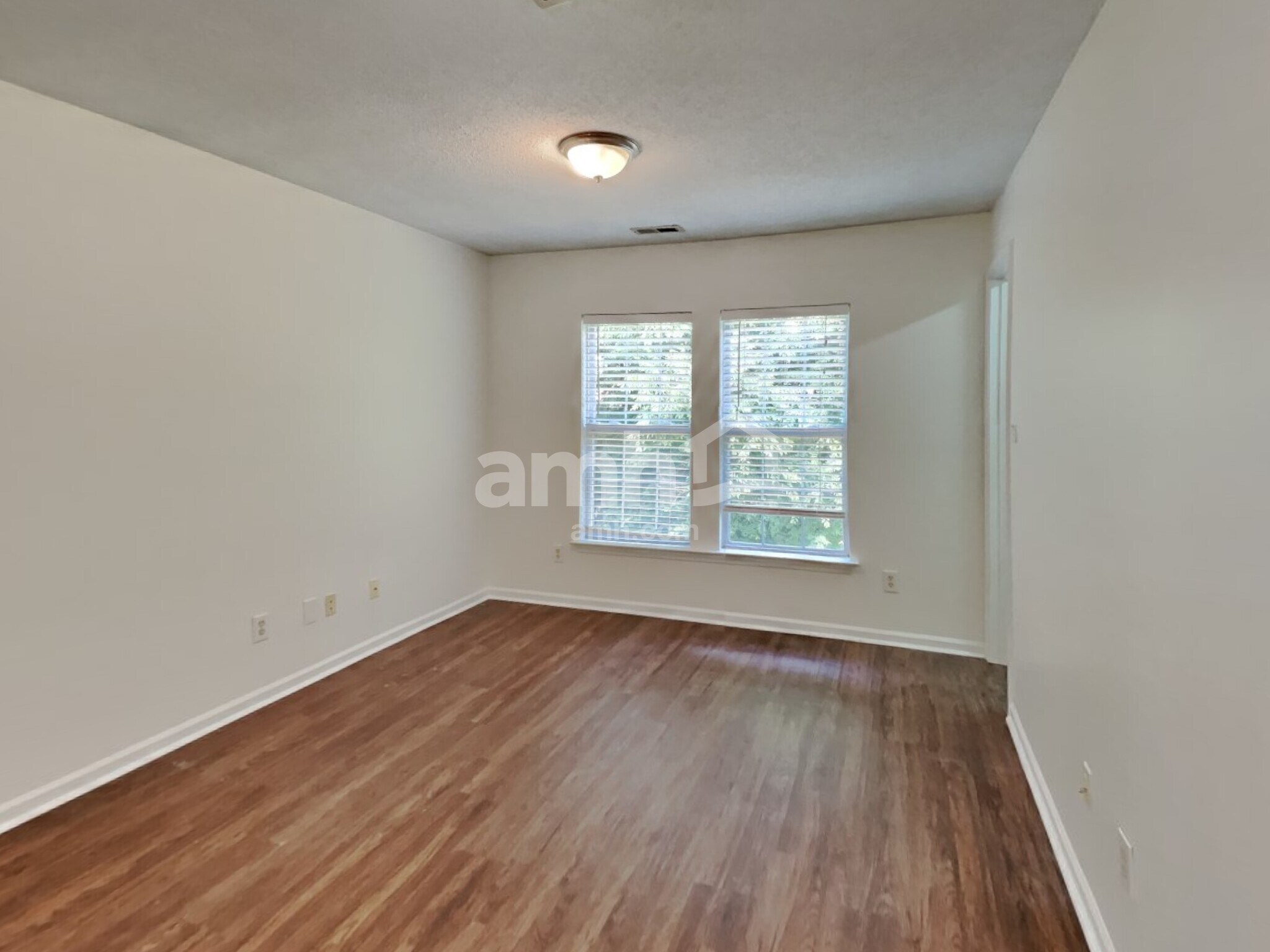 Building Photo - 15010 Ashlight Dr