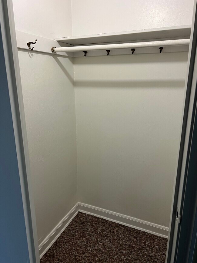 Building Photo - 7416 Harwood Ave