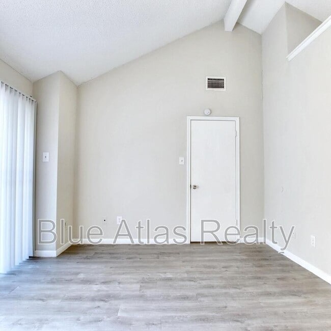 Building Photo - 712 Via Miramonte