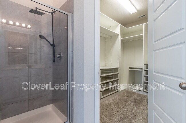 Building Photo - 405 Sika Way