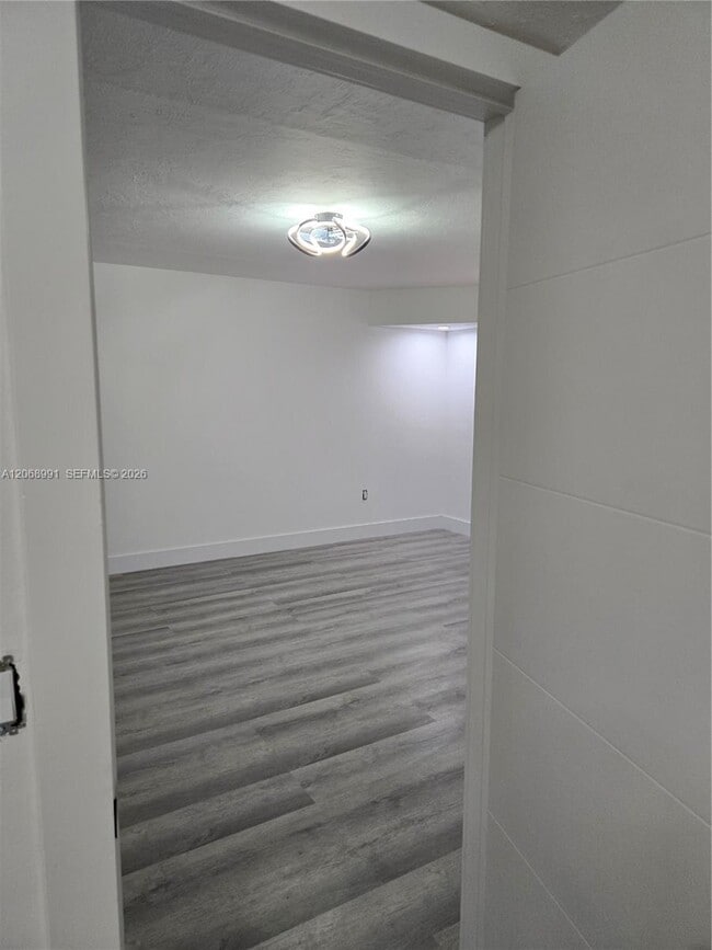 Building Photo - 2123 Golfside Village Dr