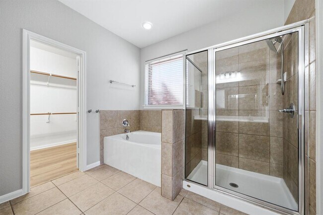 Building Photo - 7404 Journeyville Dr