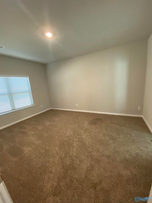 Building Photo - 14980 Westmeade Ln