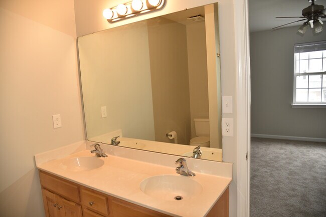 Building Photo - 5409 Johnston Mill Ct