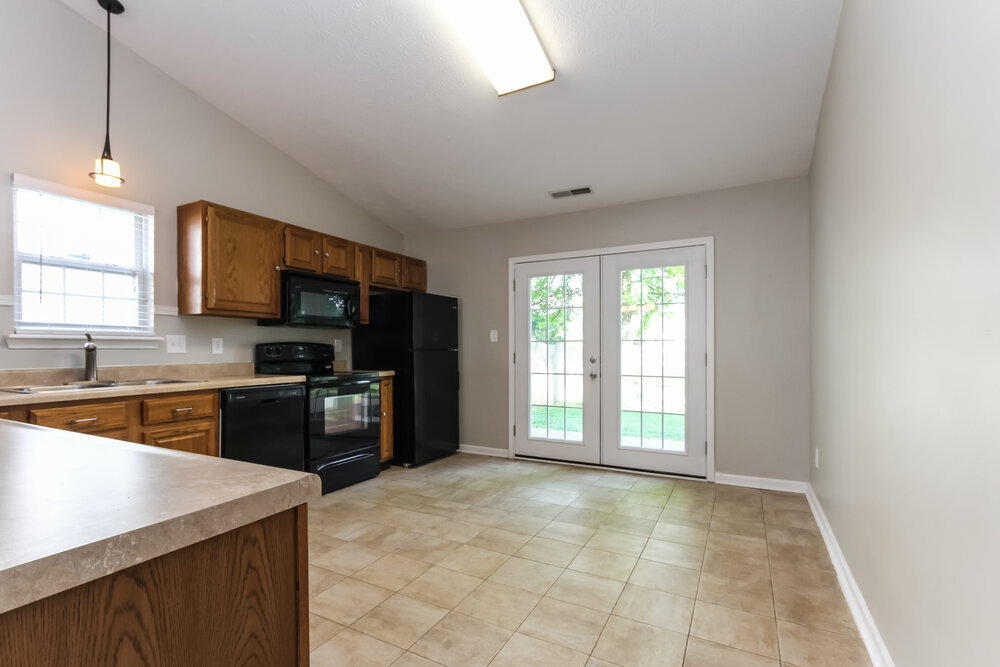 Building Photo - 1555 Sanner Dr